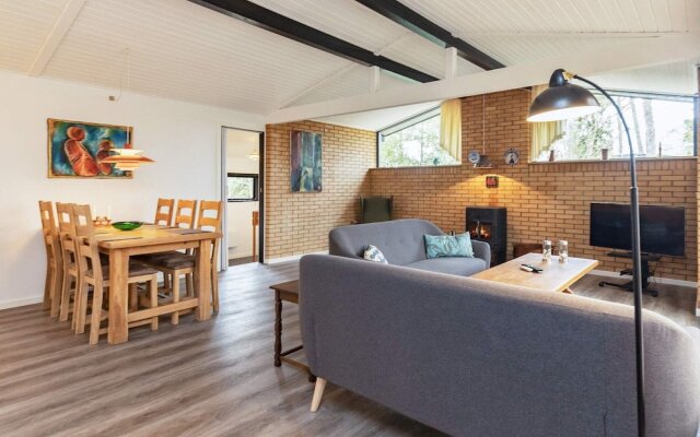 6 Person Holiday Home in Vaeggerlose