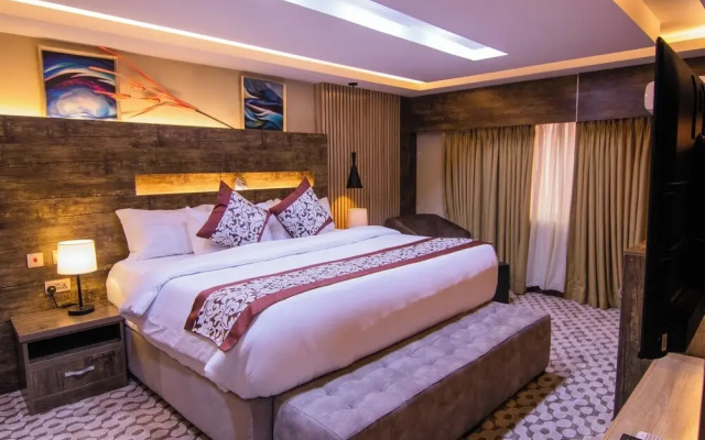 Heroes Luxury Apartments and Suites