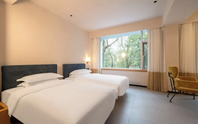 Banyan Retreat  R10 Hotel – Guest Rooms – Guilin