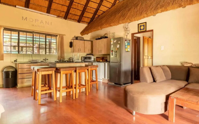 Mopani Manor