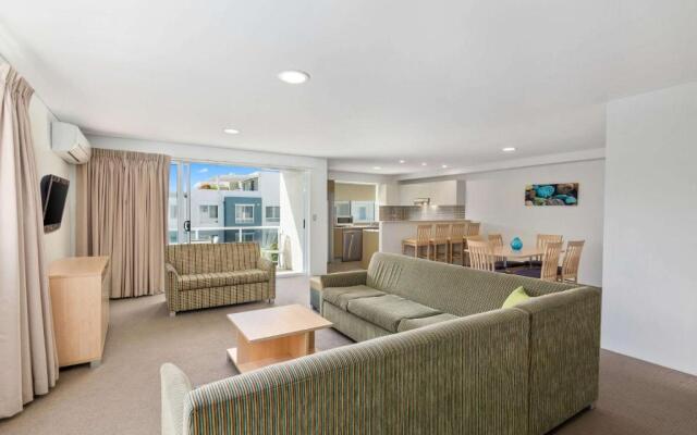 Quality Suites Pioneer Sands