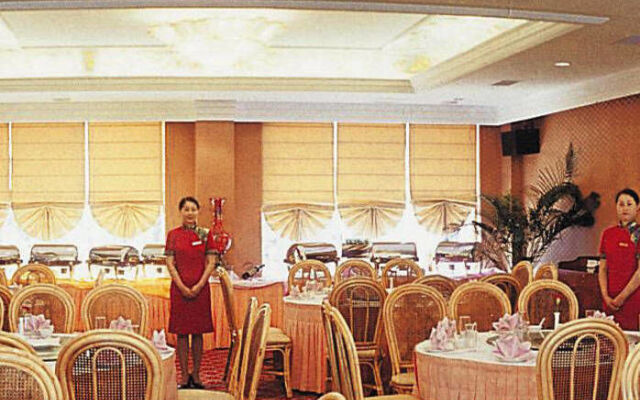 Yichang Guobin Garden Hotel