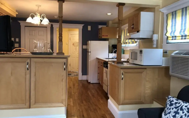Leaside Manor by The Leaside Group