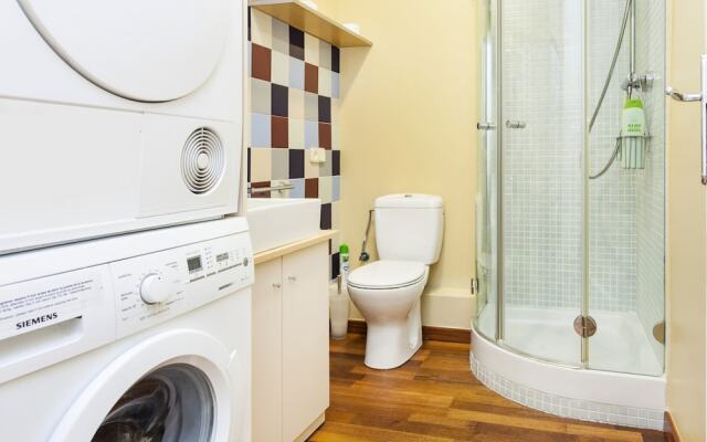 1402 - Elegant City Centre Apartment