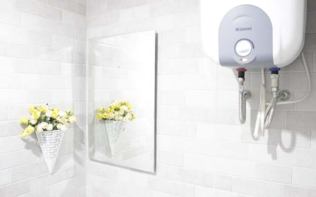 Cozy Studio Apartment At Grand Asia Afrika