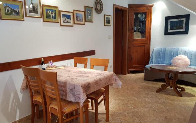 Seaview Apartment With Large Terrace Bol