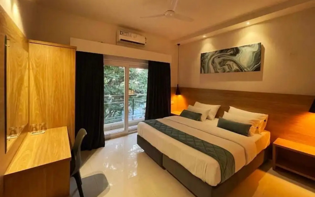 Eiffel Suites