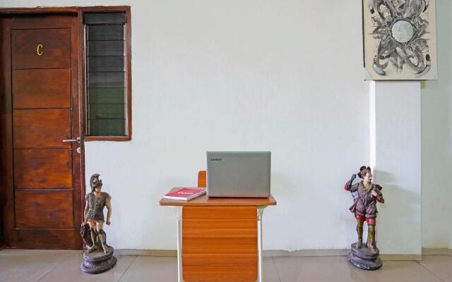 OYO Life 91670 Mannsur Homestay Syariah