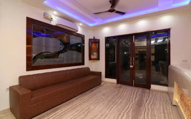 Grand Inn By OYO Rooms