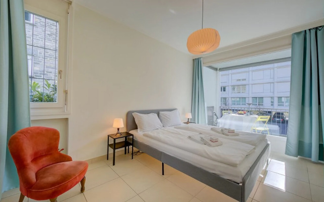 City Lake Apartment