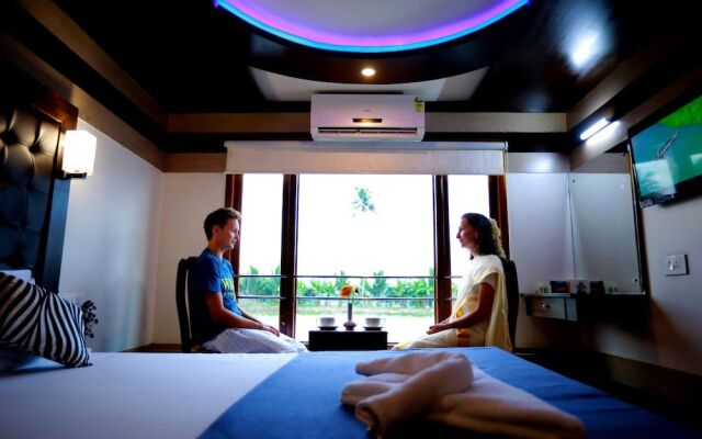 Kerala Luxury House Boat