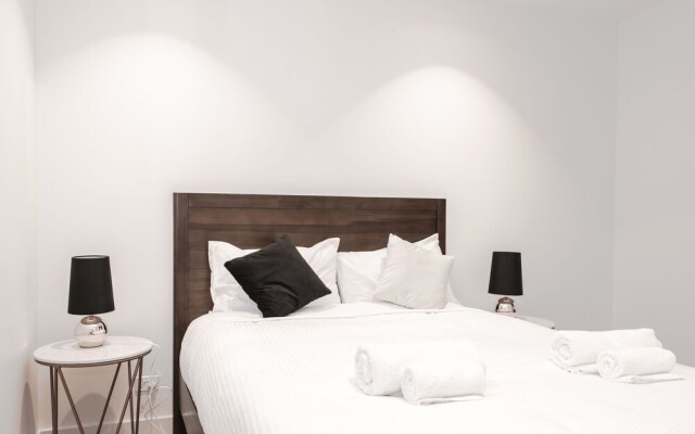 Melbourne Central Apartment