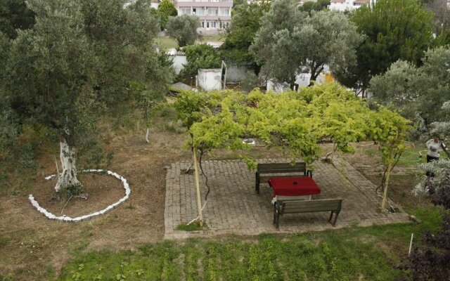 Yarar Hotel