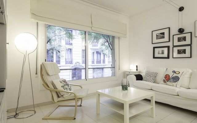 Blanc Apartment