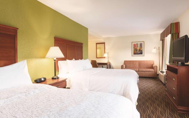 Hampton Inn & Suites Greenfield