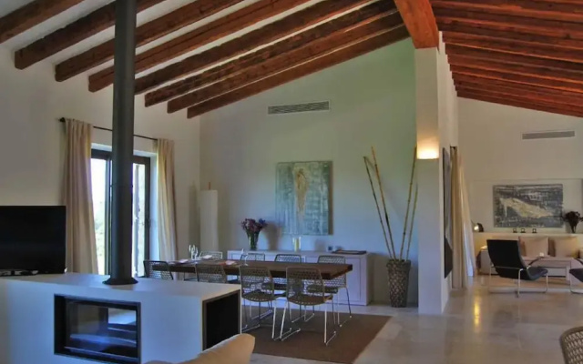 Attractive Holiday Home With Pool