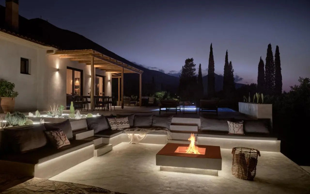 Yliessa - Luxury pool villa surrounded by nature