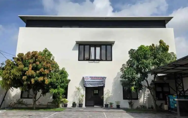 Pucuk Matahari Hotel