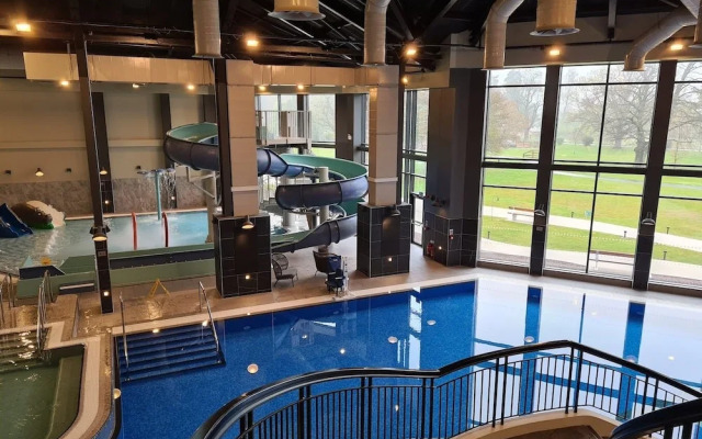 Lochside Lodge Retreat - Stunning Lakeside Escape