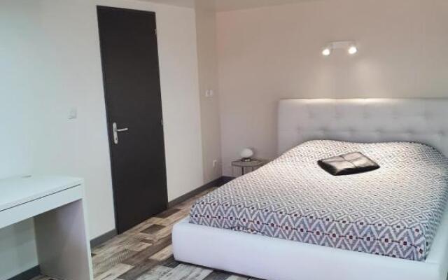 Crys And Jerome Vous Accueillent Ã€ Dole