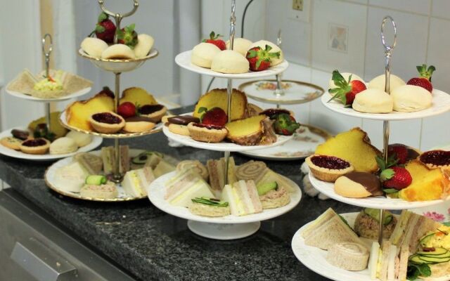 Summerhill Manor Bed and Breakfast and Tea Room