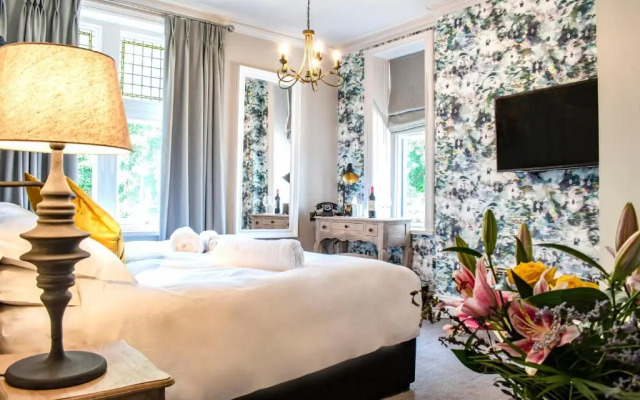 The Fleece Hotel