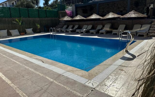 Stone House Foca Butik Otel