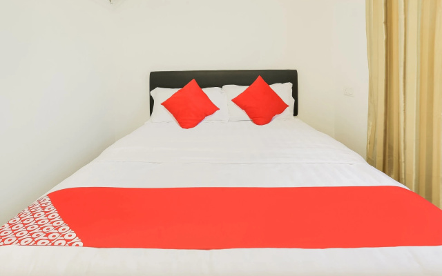Super OYO 89495 Rich Hotel – Guest Rooms – Ayer Hitam