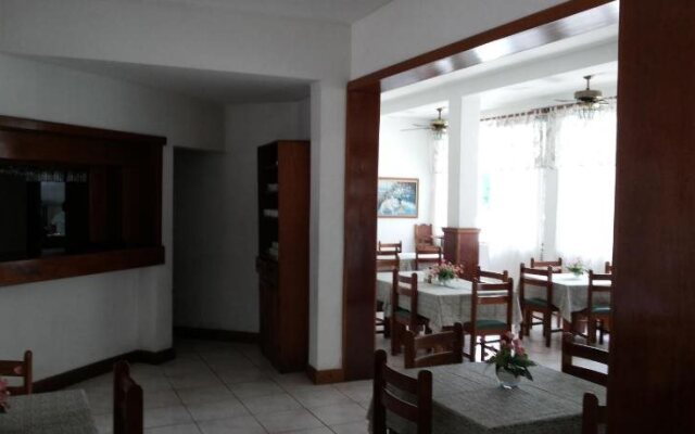 Hotel Casa Flores De Tikal
