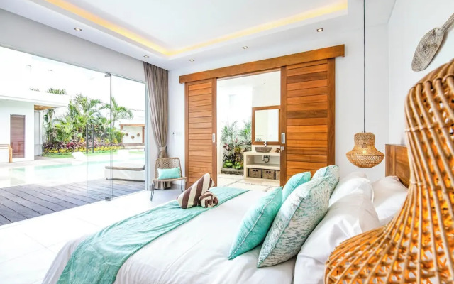 Modern 4 BR Villa 400m to the Beach in Canggu