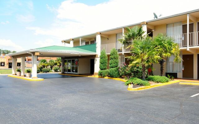 Super 8 Milledgeville