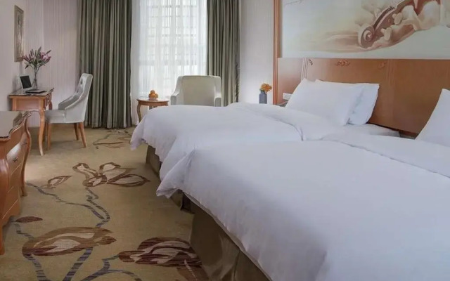 Vienna Hotel(Zhangzhou Jiaomei WanYi square store)