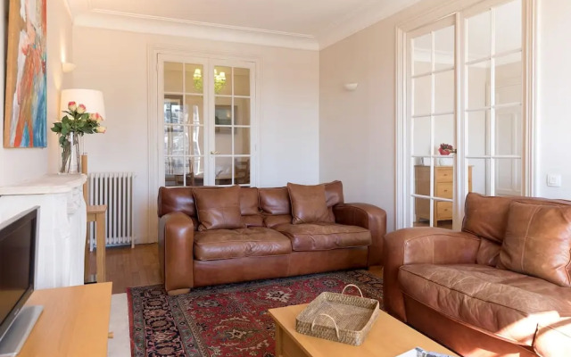 Eiffel Park Peaceful 1 Bedroom Apt Near the Eiffel Tower