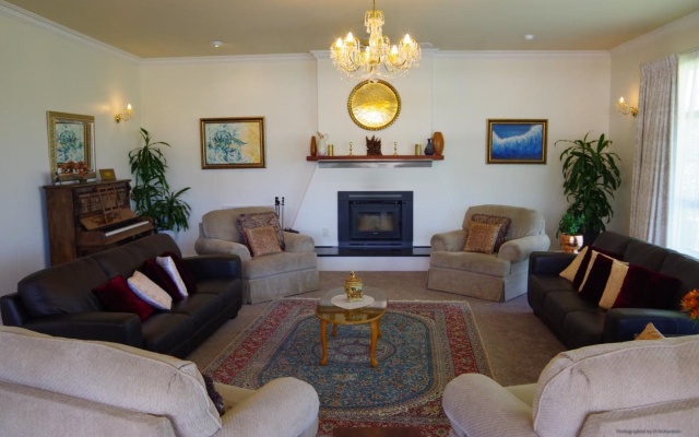 The Pillars Retreat – Lobby – Taupo