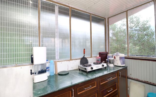 OYO 16558 HOME Cozy 2BHK Valley View ISBT Shimla