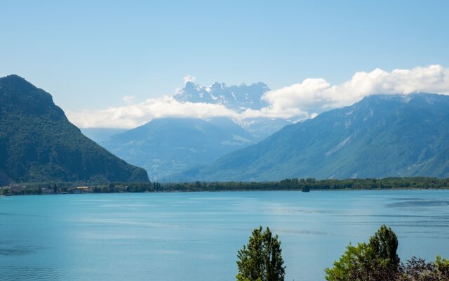 Montreux Panoramic Views 4BD Apartment