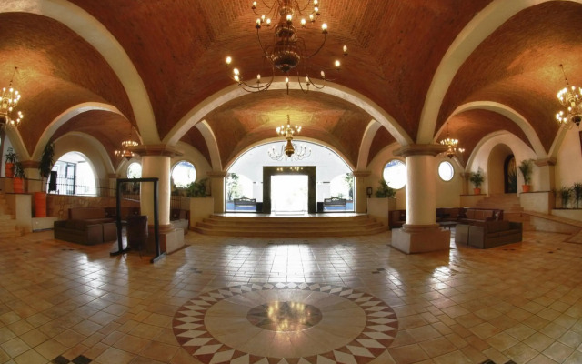 Gran Plaza Hotel & Convention Center