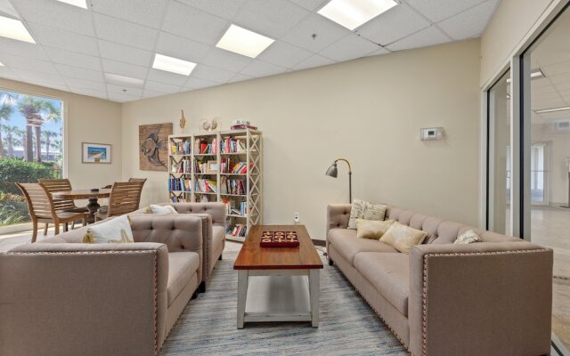 Fun In The Sun! Crescent at Miramar - Gulf Front+beach Chairs