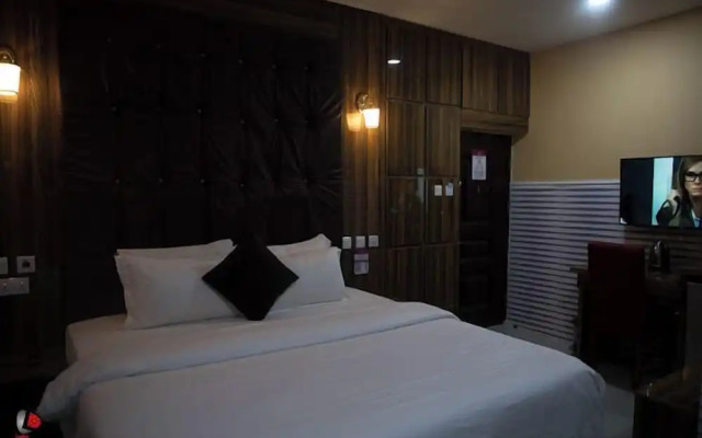 Castle Majestic Hotel