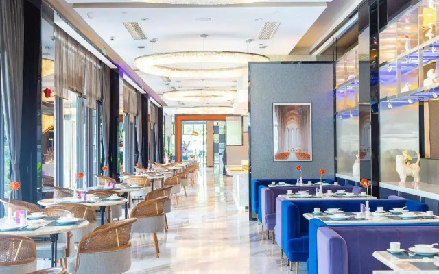 Lujiang Mega Hotel