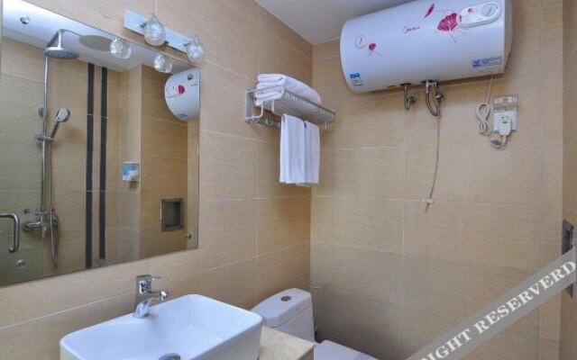 Baiyue Fashion Hotel (Yuxi Dongfeng Square)