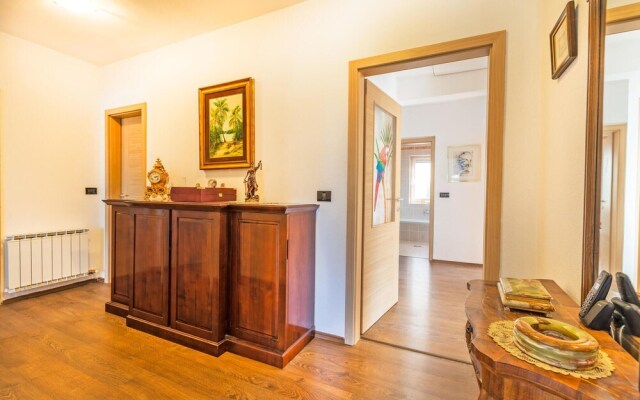 Awesome Home in Pobegi With 3 Bedrooms, Wifi and Outdoor Swimming Pool