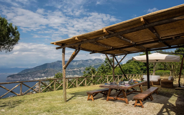 Villa Giulia amazing villa with pool, patio, bbq and sea views