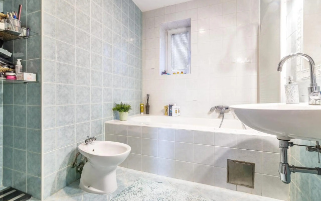 Modern City-Centre Penthouse with Spectacular Views / 135sqm