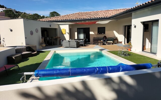 Les garrigues Ensoleillées