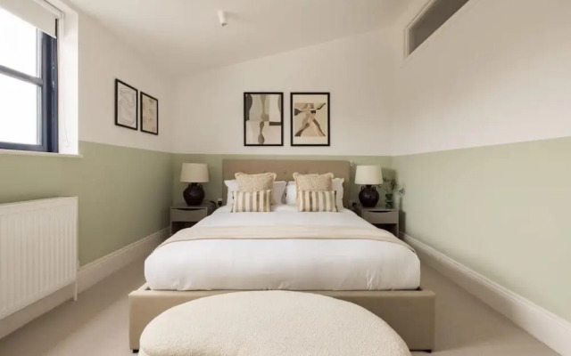 The Tooting Hideout - Dazzling 3bdr Flat With Balcony