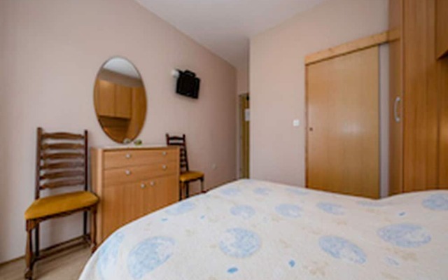 Apartments & Rooms Green Bay