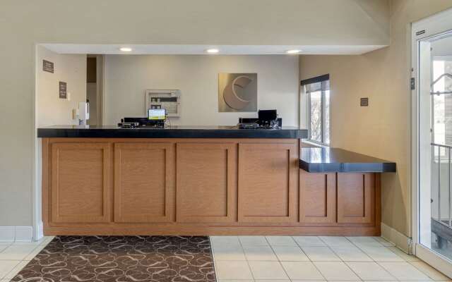 Comfort Suites Normal University area