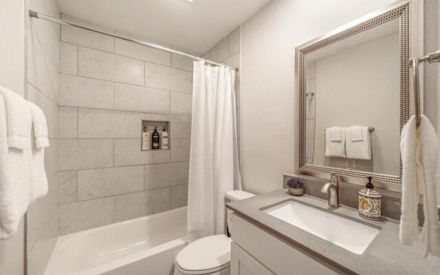 Modern 1BR Near UT Hyde Park Evonify