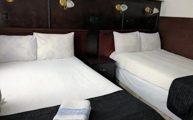 Plaza London Hotel